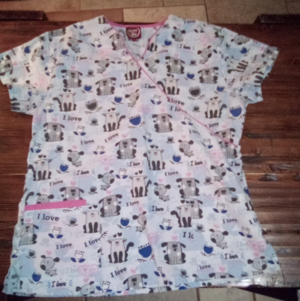 Scrub top